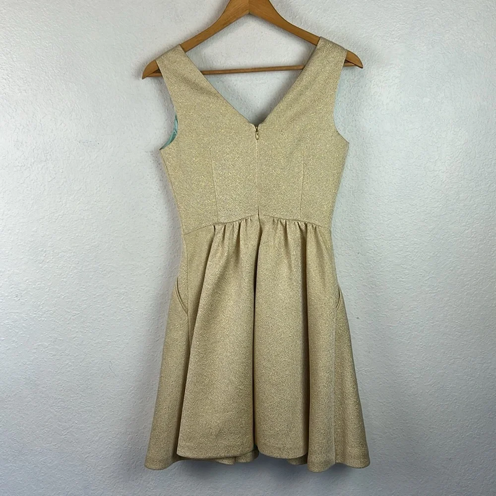 Perfect Vineyard Vines Metallic Gold Jacquard Fit and Flare Dress with Pockets 0 - Picture 10 of 10